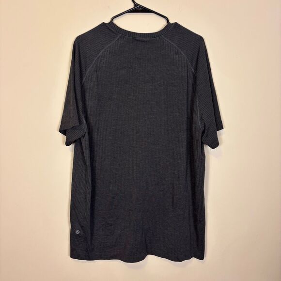 Lululemon Men's Tech Short Sleeve Workout Top Black XXL - Picture 2 of 6